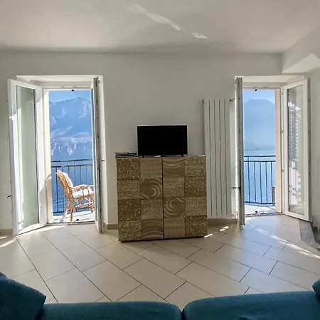Domus Graziana - Front Daire Oliveto Lario